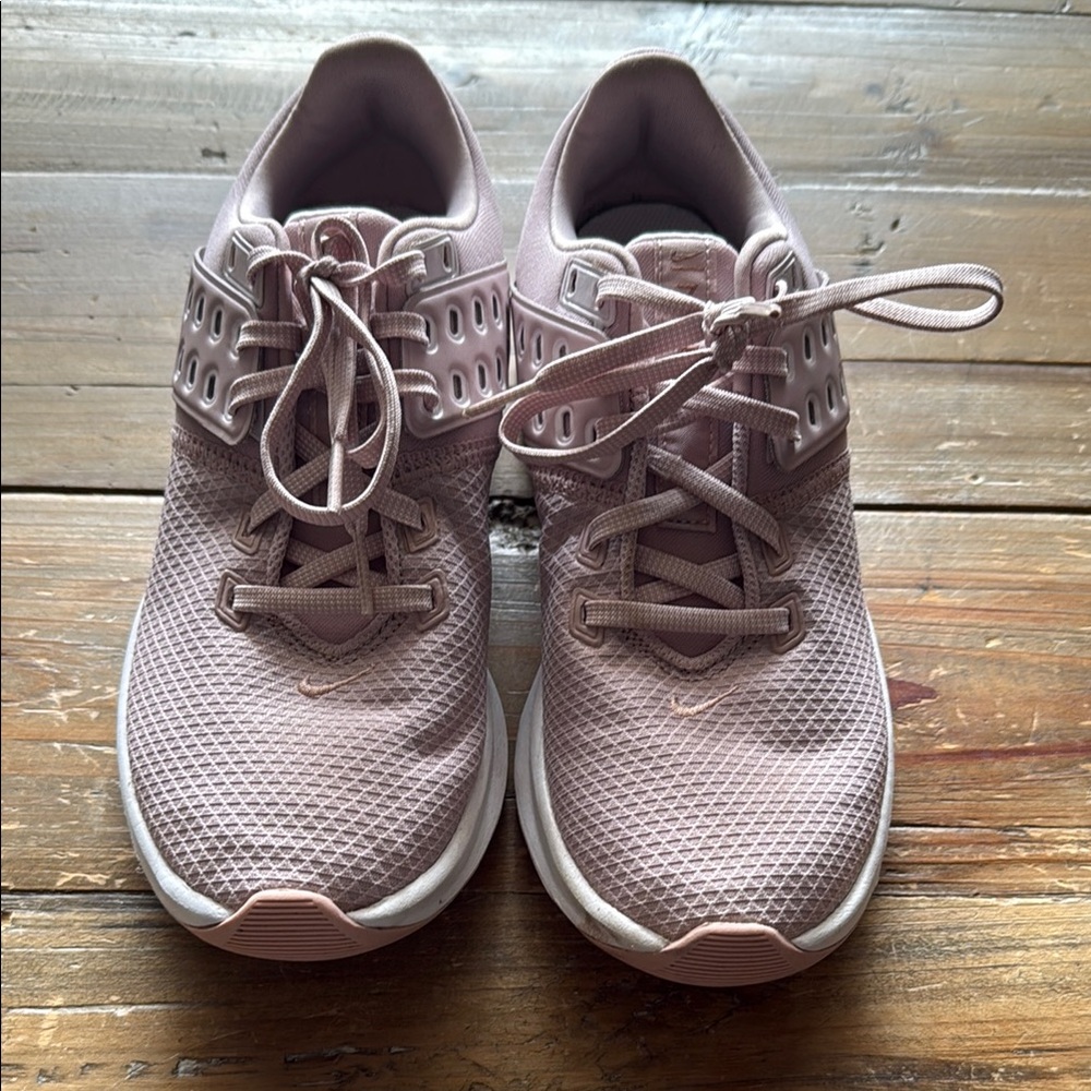 Women's Nike Belle 4 Air Max size 7